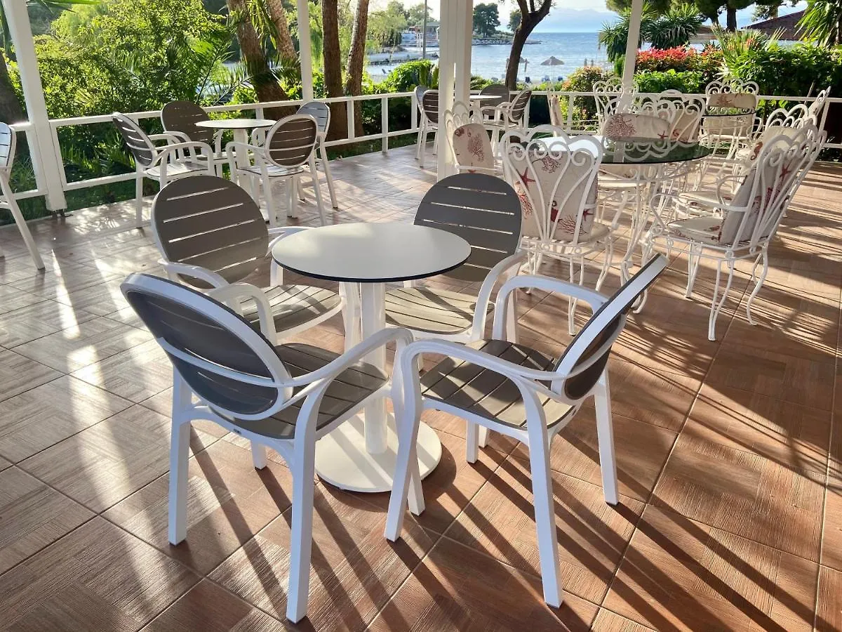 Hotel Vila Park Bujari Ksamil 3*,