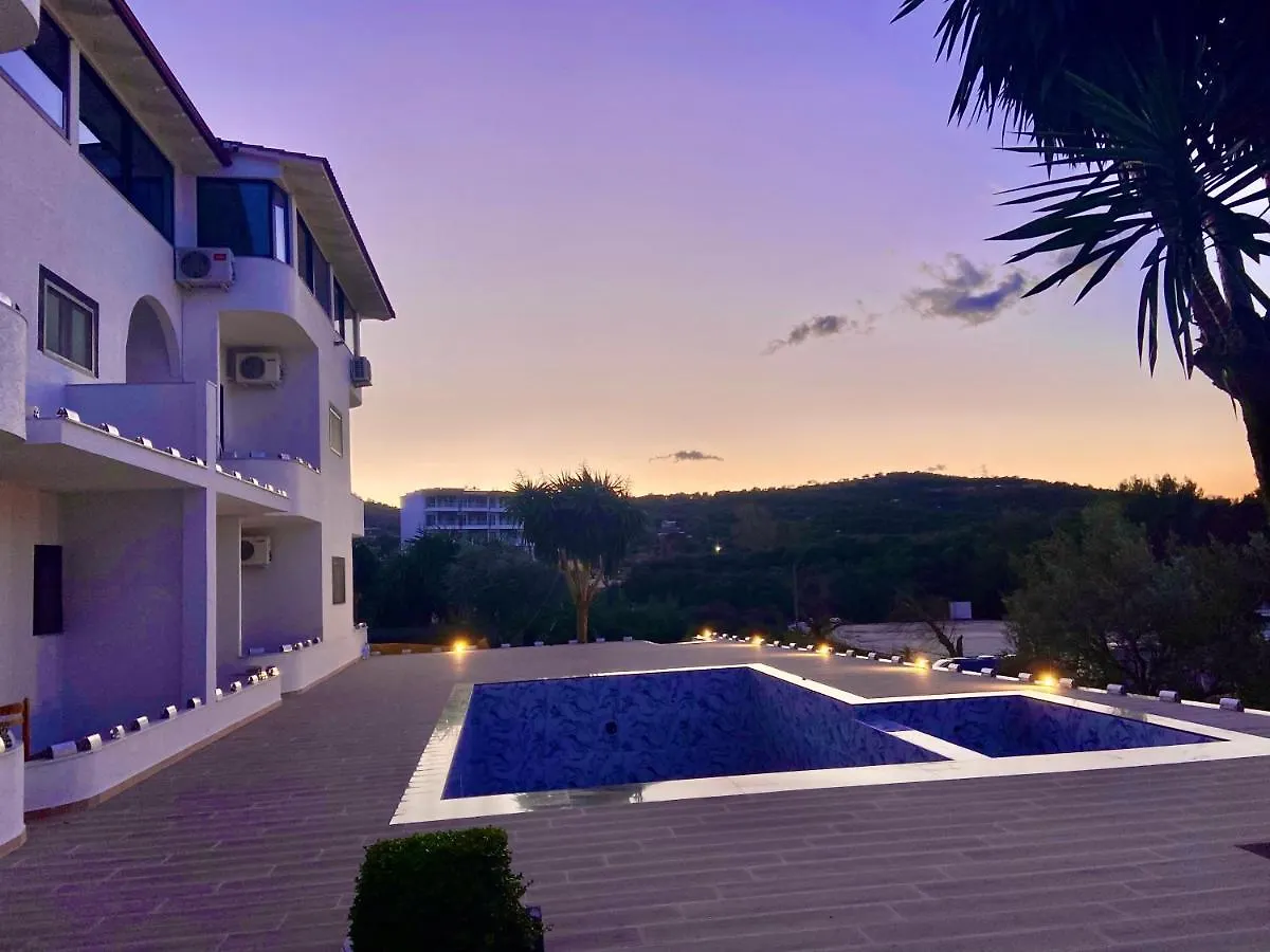 Hotel Vila Park Bujari Ksamil 3*,